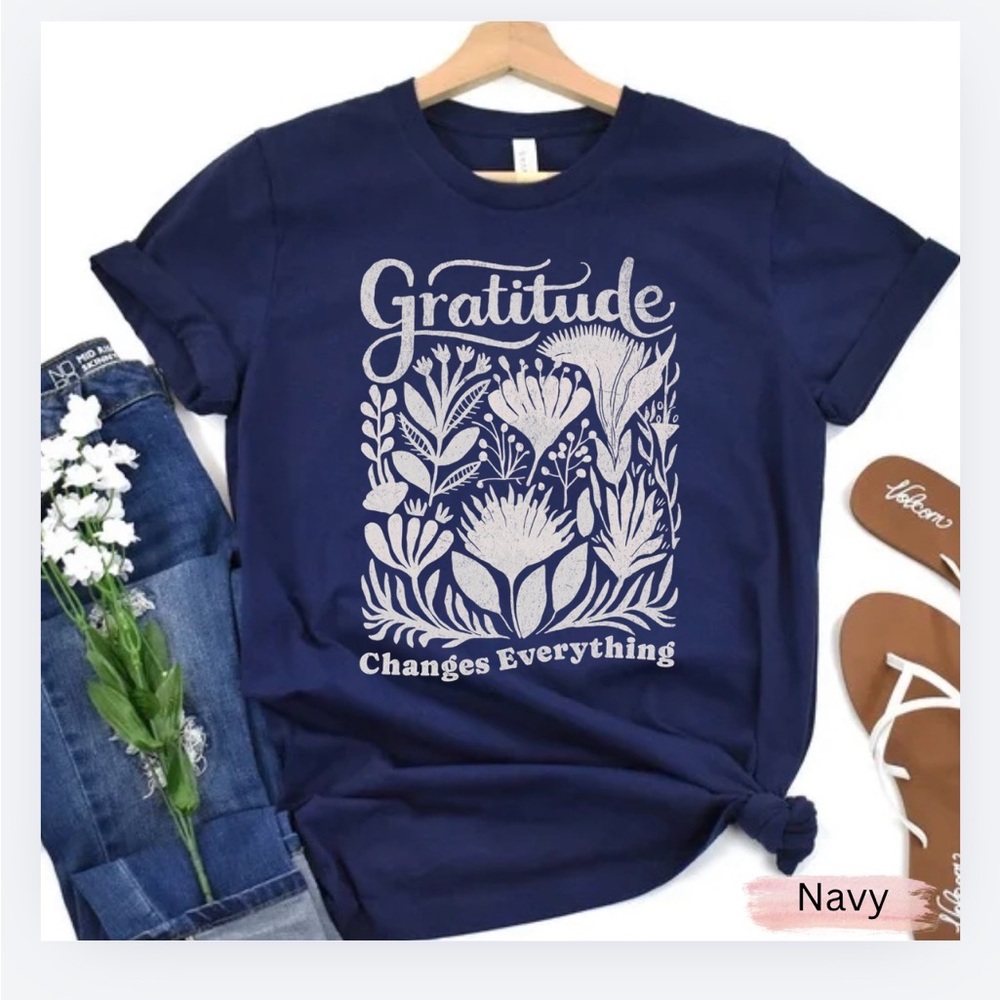 Gratitude Floral Graphic Tee - Navy